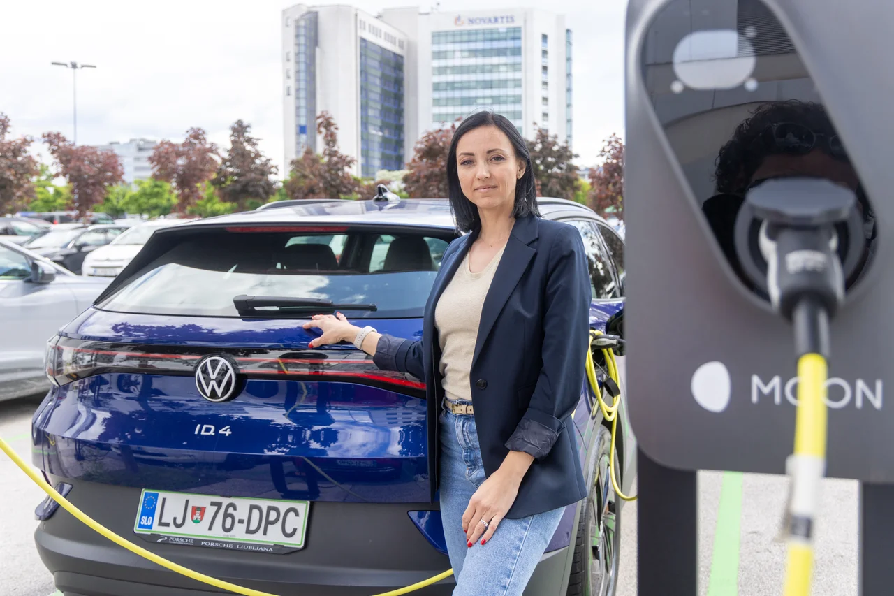 Začetni dvomi izpuhteli: pot v novo dobo neodvisnosti odprta