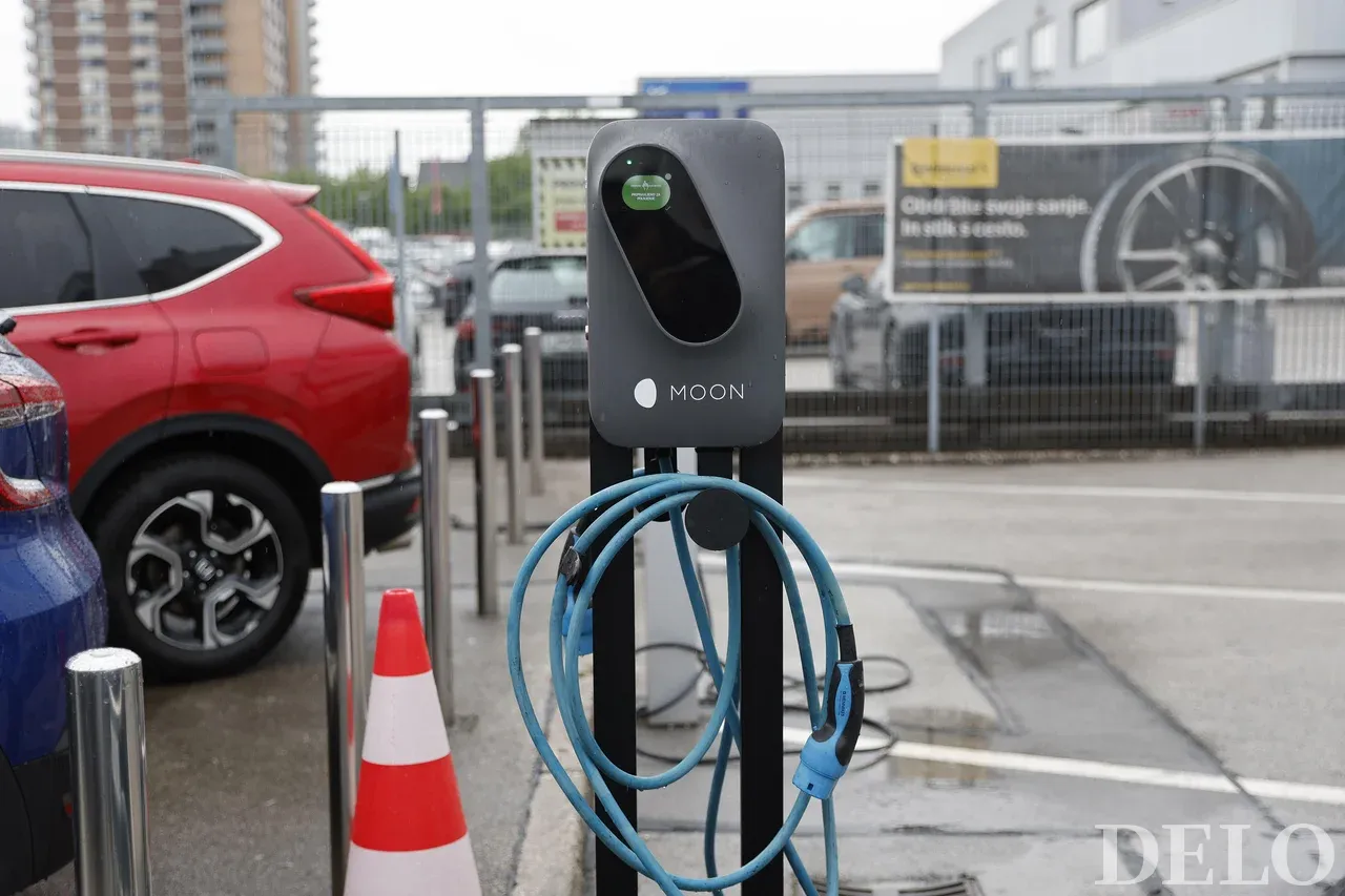 Gospodarstvo poziva k odpravi administrativnih ovir za trajnostno mobilnost